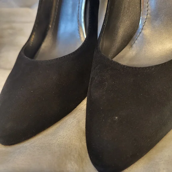 Stuart Weitzman Black Suede Heels with Calf Hair Leopard Detail - Picture 15 of 16